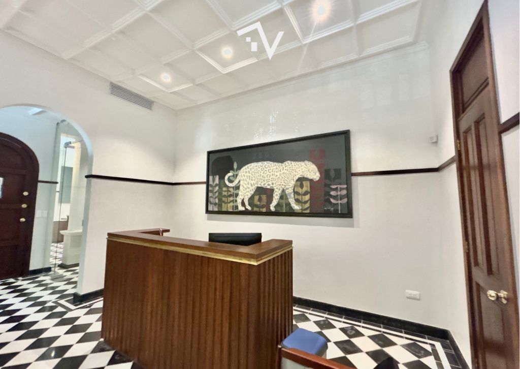 Trabajar en un ambiente mágico y atemporal en El Prado, un hito histórico de Barranquilla, sería una experiencia única.