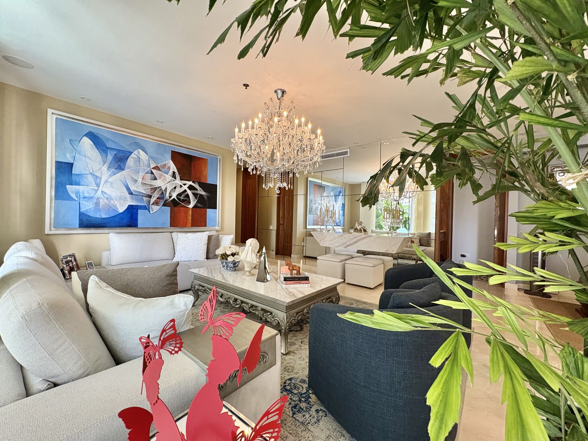 Mezclar bien es posible: cómo lograr una decoración ecléctica y con estilo en 2025