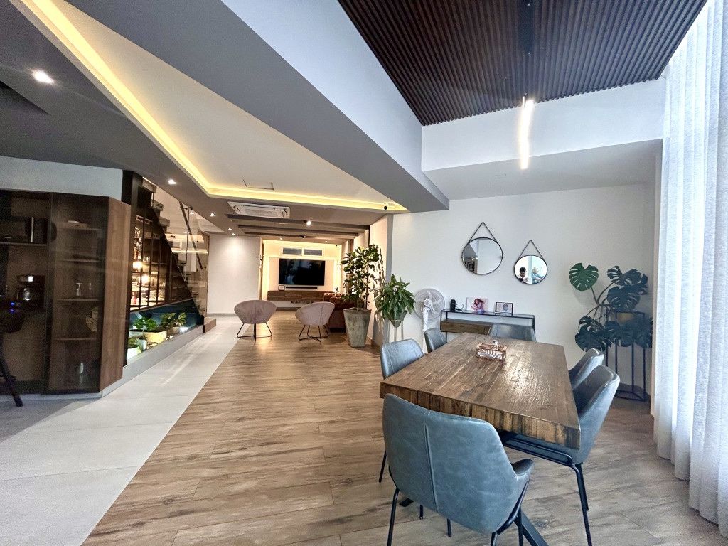 Frente al VIVA, vida urbana, ubicación estratégica.