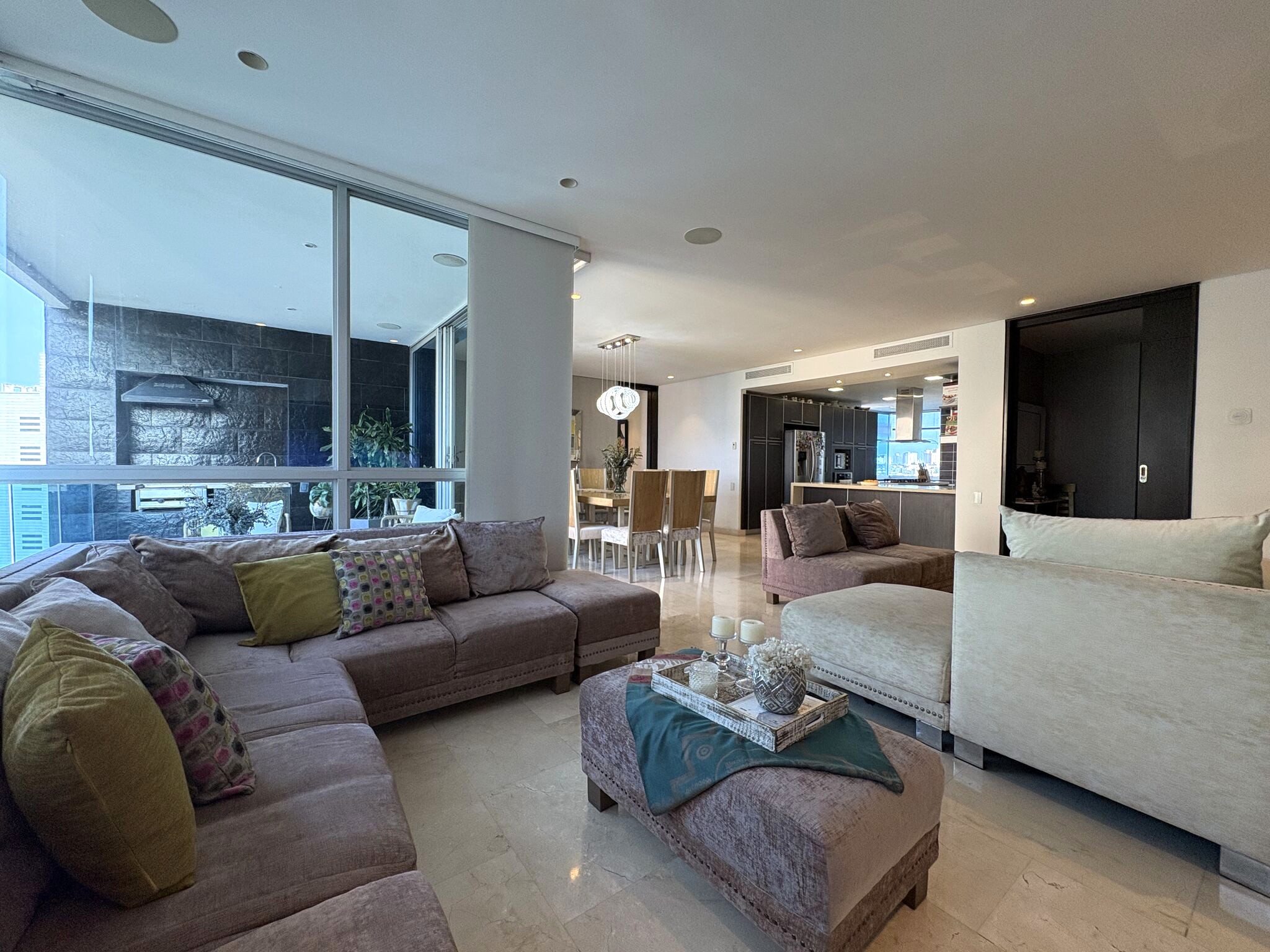 Confortable apartamento de 197m2 en piso 13